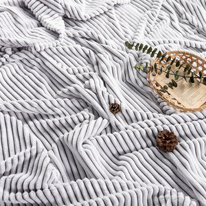 ผ้าห่มผ้ากำมะหยี่นุ่มสำหรับโซฟาผ้าห่มขนแกะสีดำและสีขาวผ้าห่มสำหรับโซฟาขนาดเล็กงานตามสั่ง - Product Image 2