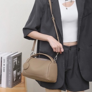Bolso de Hombro de Cuero de Color Sólido para Mujer, Precio al por Mayor, Fabricante de Bolsos de Cuero, Bolso Tipo Barril para Damas - Product Image 5