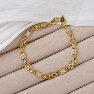 Bracelet pour femme en cuivre plaqué or 18 carats, avec zircon étincelant et opulent incrusté, chaîne fine à maillons, personnalisable pour anniversaire, vente en gros - Product Image 4