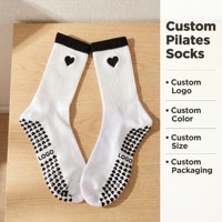 Chaussettes de Pilates pour femmes, broderie personnalisée en forme de cœur, vente en gros, antidérapantes, respirantes, en coton, avec grip