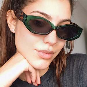Gafas de Sol Ovaladas Coloridas Retro de Moda Popular 2022, Gafas de Sol de Ojo de Gato Poligonales para Mujer - Product Image 3