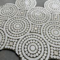 Mosaïque ronde en marbre blanc de Thassos, Grèce, mosaïque ronde en forme de pièce de monnaie