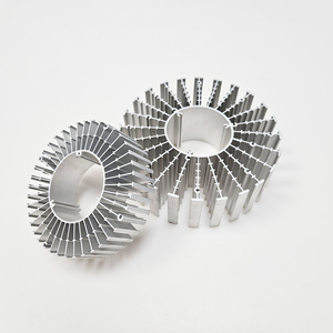 Profilés de dissipateur thermique en alliage d'aluminium 6061 6063 T5 <span class=keywords><strong>T6</strong></span> avec surface anodisée de service de pliage pour la dissipation thermique industrielle - Product Image 2