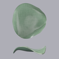 Assiette peu profonde en porcelaine fine de style européen bleu, bord argenté, forme ondulée irrégulière, pour service de table HORECA
