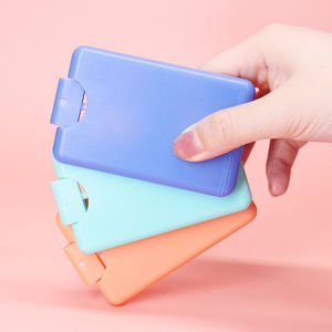 뜨거운 20ml 40ml 리필 알코올 <span class=keywords><strong>Sanitiser</strong></span> 포켓 스프레이 병 손 소독제 신용 카드 모양 실리콘 케이스 홀더 - Product Image 6