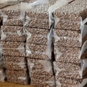 Viet Nam Noix de cajou Binh Phuoc Rôti à l'usine marque Hiva noix de cajou W320 W240 Croustillant délicieux 500g Prix bon marché à l'exportation - Product Image 1