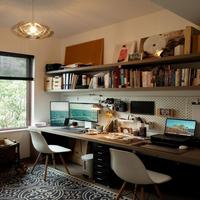 Unité murale de bureau minimaliste de luxe sur mesure avec charnières à amortissement fluide pour villa haut de gamme et bureau privé