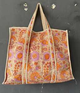 Sac fourre-tout matelassé en coton imprimé, doux et rembourré, pour usage quotidien, voyage, shopping, sac à bandoulière - Product Image 1