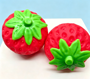 Jouet Squishy en TPR de 16 cm, grande fraise rouge fourrée à la farine, simulation de <span class=keywords><strong>fruit</strong></span>, <span class=keywords><strong>anti</strong></span>-<span class=keywords><strong>stress</strong></span>, à remontée lente, ornement de bureau - Product Image 4