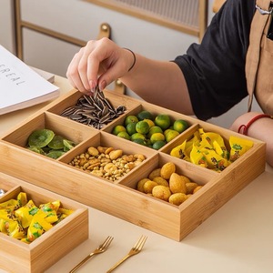 Plateau à fruits en bambou à 4 compartiments, plateau de service pour collations, boîte en bois multifonctionnelle pour le salon, rangement de desserts et de noix - Product Image 2