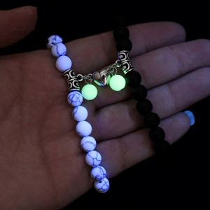 Pulseras de Piedras Naturales Turquesa Esmerilada con Cuentas que Brillan en la Oscuridad, Juego de Pulseras Magnéticas para Parejas con Corazón - Product Image 2