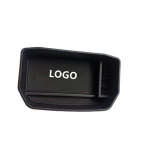 Accessoires de voiture pour <span class=keywords><strong>Toyota</strong></span> <span class=keywords><strong>Land</strong></span> <span class=keywords><strong>Cruiser</strong></span> LC200 FJ200 réfrigérateur accoudoir Central support de rangement plateau boîte de rangement - Product Image 1