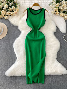 Abito Coreano Stile Molto Semplice a Righe con Collo Alto, Vita Ultra Alta, Slim Fit, Gonna Dritta con Spacco, Design Autunno/Inverno per Donna - Product Image 1