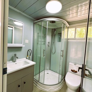 Aromas Dulces de Manzana y Interiores Acogedores Esperan en Esta Encantadora Casa de Campo - Product Image 6