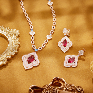 <span class=keywords><strong>Yezi</strong></span> Damen exquisite zweiteilige Set lange Halskette Ohrringe eingelegt rosa Perlen modische Partys Engagements Jubiläen - Product Image 3