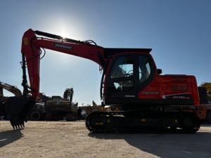 Excavadora Usada de Buena Calidad, Doosan DX140, Tipo Oruga, Motor y Caja de Cambios, Modelo 2023, 14 Toneladas, Probada e Inspeccionada, Entrega Inmediata - Product Image 2