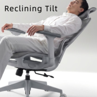 Chaise de bureau ergonomique segmentée multifonctionnelle avec accoudoirs en forme de T, dossier inclinable en maille respirante pour longues heures de travail