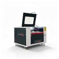 Machine de gravure laser CO2 mini Kangjia, type portique, Hiwin Delta 150W, refroidissement par eau, personnalisation disponible pour MDF, caoutchouc, papier