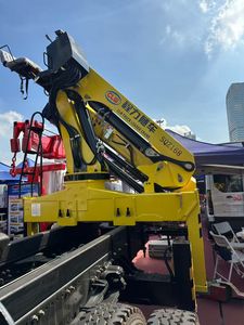 Grúa Hidráulica Urbana de Trabajo Ligero, Alta Eficiencia, 8 Toneladas, Pluma Plegable de 4 Secciones - Product Image 5