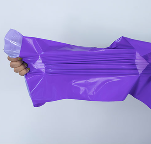 Matériau PE robuste Une gamme d'options de couleurs disponibles pour répondre aux besoins personnalisés Sacs Express - Product Image 5