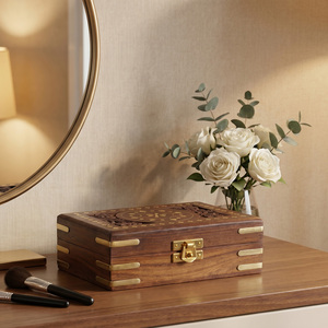 Caja de Almacenamiento Decorativa de Madera de Sheesham Hecha a Mano con Diseño Tallado para Joyas, Recuerdos, Accesorios y Decoración Elegante para el Hogar - Product Image 5