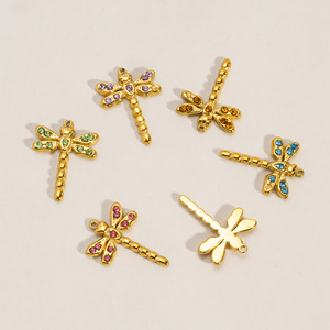 Ciondoli a Forma di <span class=keywords><strong>Libellula</strong></span> in Acciaio Inox Placcato Oro con Strass Colorati per Creazione di Gioielli Fai-da-Te - Product Image 3