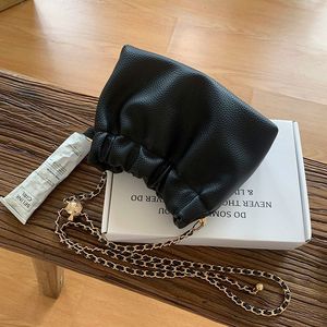 Bolso Bandolera Mini de Cadena para Mujer, Color Sólido Texturizado, Cierre Magnético, 7 Pulgadas, para Uso Diario, Color Albaricoque, Marrón, Negro - Product Image 5