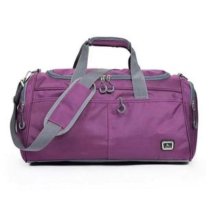 Muestra gratuita de bolsa de lona de viaje azul elegante para mujer, deportiva, de gimnasio, con estampado hecho a mano de alta calidad - Product Image 3