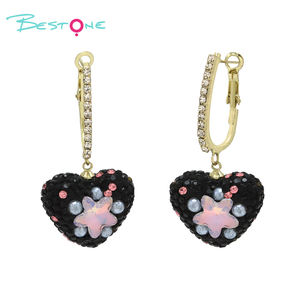 Nuevos pendientes encantadores de amor negro con diamantes de imitación de arcilla de etiqueta privada de alta calidad personalizados para niñas listos para enviar - Product Image 4