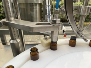 Máquina de llenado y sellado de polvo de viales de vidrio completamente automática para 2G 5g 15G 20g | Suministro directo de fábrica - Product Image 4