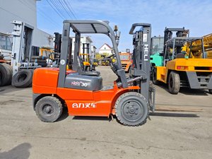 Chariot élévateur diesel/essence d'occasion de 2,5/3/5/7/10/15/16/25/30 tonnes, marques HELI, TCM, KOMATSU, TOYOTA, Kalmar, avec moteur japonais et accessoires. - Product Image 6