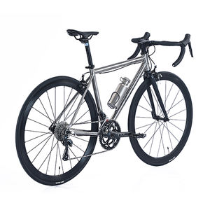 Bicicleta de Carretera de 11 Velocidades Resistente a la Corrosión, Bicicleta de Carreras Muy Ligera con Manillar Curvo de Aleación de Titanio y Ruedas Delanteras de Fibra de Carbono - Product Image 4