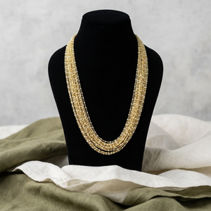 Collar de 20 Capas con Perlas Blancas de 2mm y Alambre Chapado en Oro, 25 Pulgadas, Joyería de Moda - Product Image 1