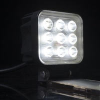 Lampe de travail carrée IP67 de haute qualité pour véhicules tout-terrain 24V 9 LEDs feux de travail LED feux de remorque
