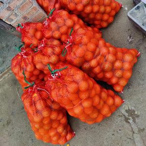 Kırmızı PP Dokuma Soğan File Çantası, Meyve ve Sebze Havuç Patates Paketleme için İpli - Product Image 1