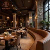 Ensemble de meubles vintage en bois et cuir, table et chaises demi-circulaires pour restaurant, canapé pour café commercial