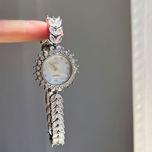 Hoa hướng dương Nàng Tiên Cá Vòng đeo tay phong cách xem cho phụ nữ ánh sáng sang trọng thích hợp xem đầy đủ kim cương thạch anh xem được cung cấp bởi thương mại nước ngoài - Product Image 1