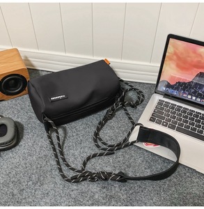 Sac bandoulière messager rétro coréen tendance, minimaliste, uni, pour étudiants, style sport décontracté, avec lettres, vente en gros - Product Image 4