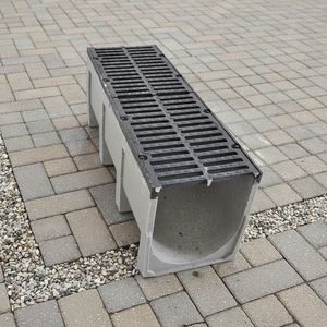 <span class=keywords><strong>Caniveau</strong></span> de drainage routier en U pour le traitement des eaux usées, en béton polymère avec <span class=keywords><strong>couvercle</strong></span> en fonte - Product Image 1