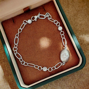 Bracelet pour femme style vintage français, petite marguerite, collier luxueux haut de gamme avec étoile à six branches brossée et zircon, cadeau - Product Image 2