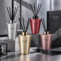 Bouteille diffuseur en verre conique électroplaqué vide en gros avec collier décoratif pour emballage cadeau et décoration de boutique