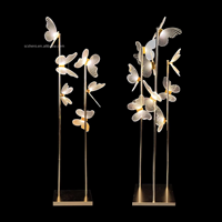 Lampadaire solaire LED papillon de luxe en gros avec 6/9 têtes pour la décoration de couloirs de mariage