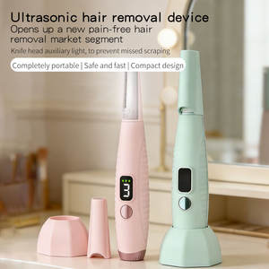 Rasoir rechargeable pour l'épilation et l'exfoliation du visage, outil sonique de dermaplaning en acier inoxydable pour femmes, avec lames de rechange - Product Image 1
