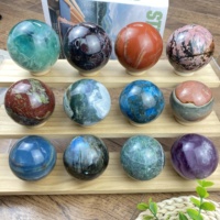 Vente en gros de sphères de cristal naturelles diverses, pierres de guérison, sphères de cristal de quartz, mélange de matériaux, sphères pour la décoration Feng Shui, cadeau