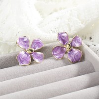 Anting-anting kancing semanggi tetesan minyak baja tahan karat ungu mulus baru anting-anting telinga motif bunga manis canggih mewah ringan