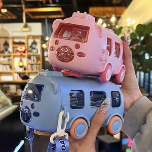 Nuova Bottiglia d'Acqua Portatile a Forma di Orso da 500ml, Bottiglia d'Acqua per <span class=keywords><strong>Bambini</strong></span> a Forma di Autobus, Bottiglia d'Acqua in Plastica - Product Image 1