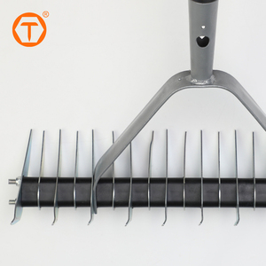 Scarificateur de jardin gris à 21 dents pour <span class=keywords><strong>pelouse</strong></span> 45 #   Râteau en acier avec manche ergonomique - Product Image 2