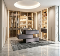 Dressing Moderne de Luxe, Armoire Personnalisée avec Îlot de Rangement Flottant, Éclairage LED et Panneau en Marbre