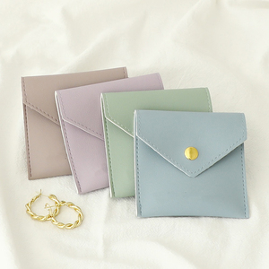 กระเป๋าใส่เครื่องประดับหนัง PU พกพาสะดวก พร้อมโลโก้สั่งทำ ปิดด้วยกระดุมแป๊ก สำหรับเก็บต่างหู แหวน กำไลข้อมือ ใช้เป็นของขวัญ บรรจุภัณฑ์ หรือซองใส่เครื่องประดับ - Product Image 3