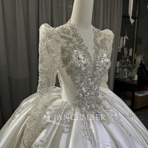 Lsoy077 Vestido de Novia Moderno de Gala con Cuentas Abundantes, Escote Corazón, Cola Capilla, Largo hasta el Suelo, de Spandex/Poliéster, para Iglesia Real - Product Image 4